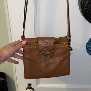Brown leather Michael Kors crossbody
